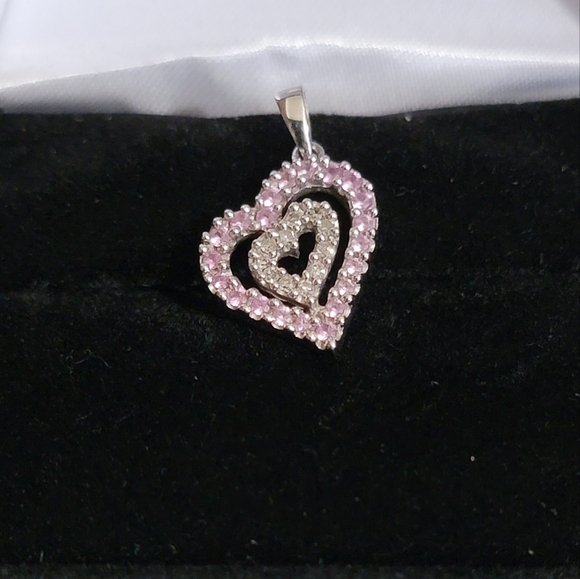 Heart shaped pendant 10k white gold - Picture 1 of 4